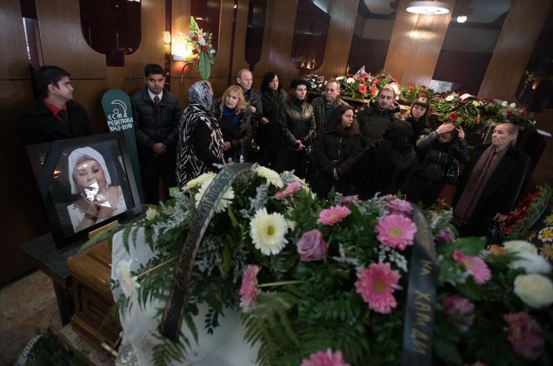 Skopje: Na posljednji počinak ispraćena Esma Redžepova Skopje: Na posljednji počinak ispraćena Esma Redžepova