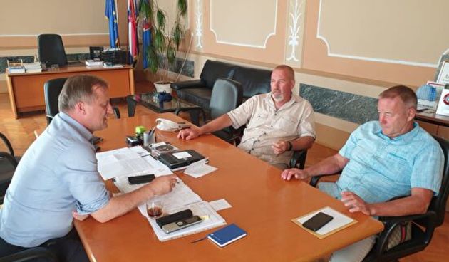 Branko Dukić, Veli Iž