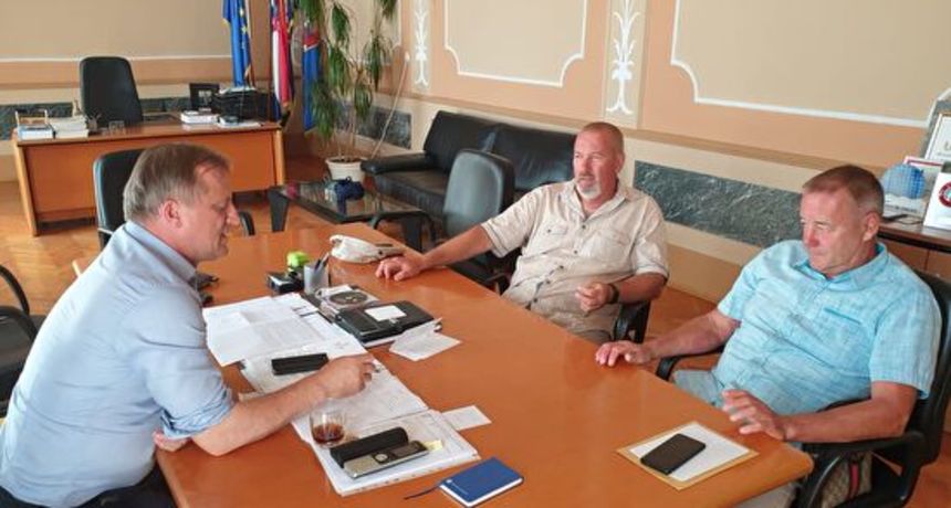 Branko Dukić, Veli Iž Branko Dukić, Veli Iž