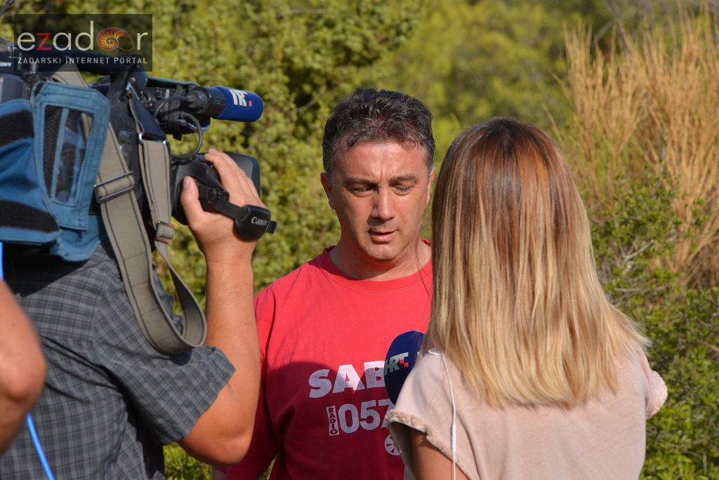 Zračne i kopnene vatrogasne snage u rekordnom roku lokalizirale požar između Dikla i Kožina