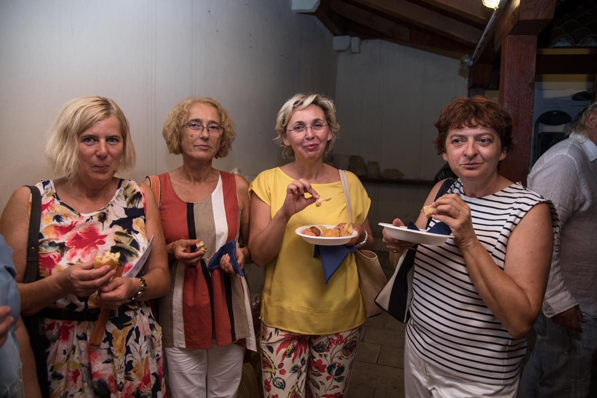 Otvorenje izložbe fotografija “Biogradske procesije” Vinka Pešića Otvorenje izložbe fotografija “Biogradske procesije” Vinka Pešića