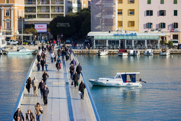 Image 380467 (auto) Image 380467 (auto)