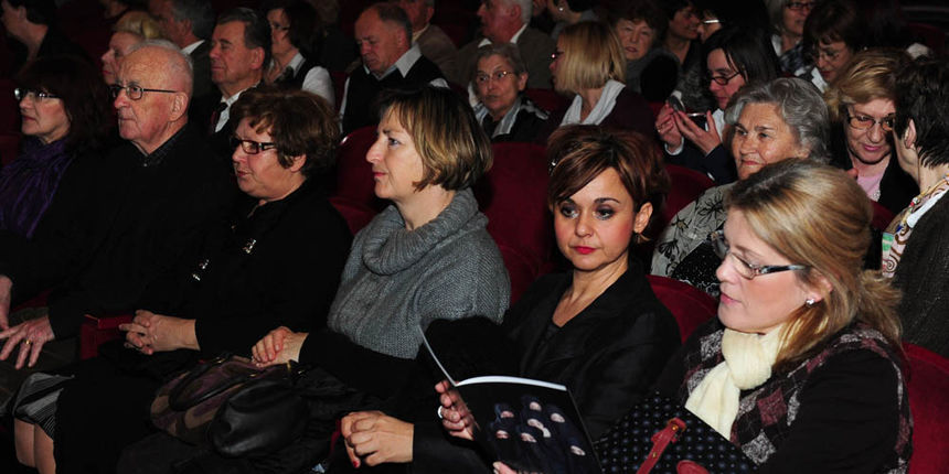 Zadar, 23.02.2012. snimio: Nenad Marčev
Gradsko kazalište Marina Držića Dubrovnik
Milan Ogrizović
HASANAGINICA
redatelj: Ivan Leo Lemo
Igraju: Jasna Jukić, Vladimir Posavec, Slavko Juraga, Milka Podrug Kokotović, Izmira Brautović, Lana Helena Hul Zadar, 23.02.2012. snimio: Nenad Marčev
Gradsko kazalište Marina Držića Dubrovnik
Milan Ogrizović
HASANAGINICA
redatelj: Ivan Leo Lemo
Igraju: Jasna Jukić, Vladimir Posavec, Slavko Juraga, Milka Podrug Kokotović, Izmira Brautović, Lana Helena Hul