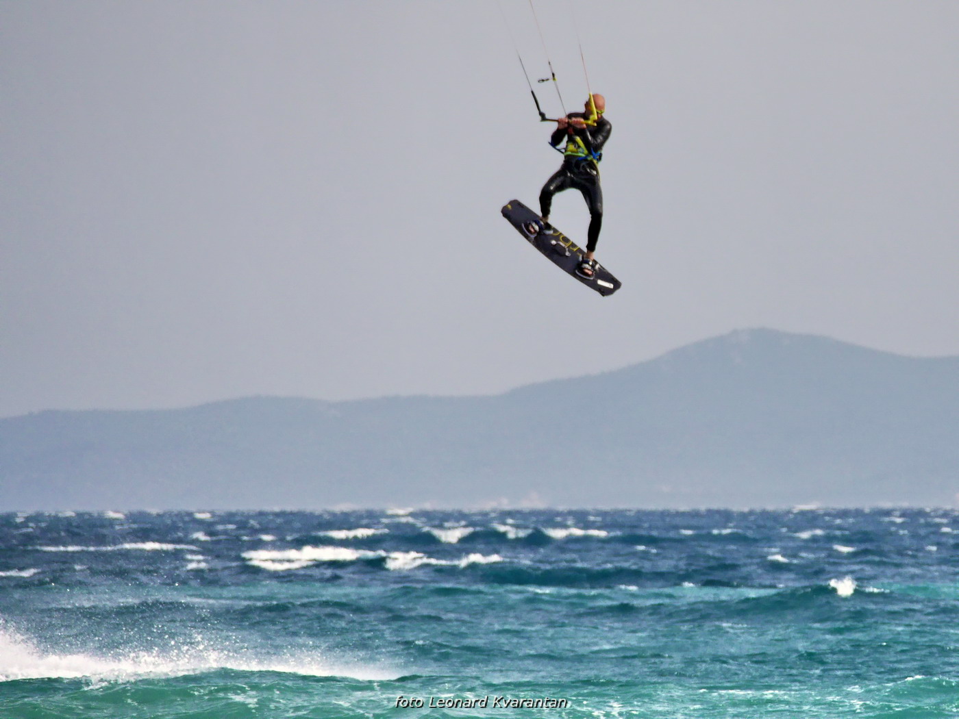 Na krilima juga: surferi i kiteri uživaju na Vitrenjaku