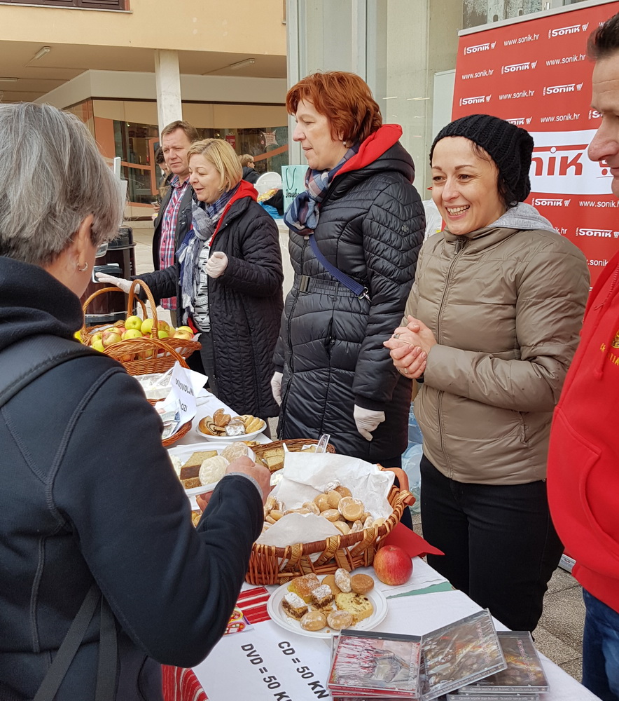 Turopoljsko srce srcu Zadra: Buševačke delicije i folklorni program na Forumu