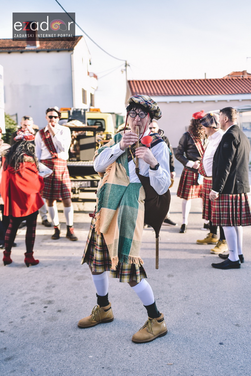 Škotski kiltovi preplavili zadarske Stanove Škotski kiltovi preplavili zadarske Stanove