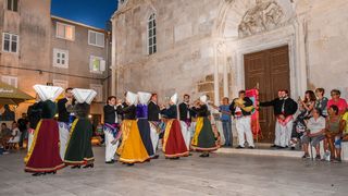 Etno večer s KUD Družina u Pagu Etno večer s KUD Družina u Pagu