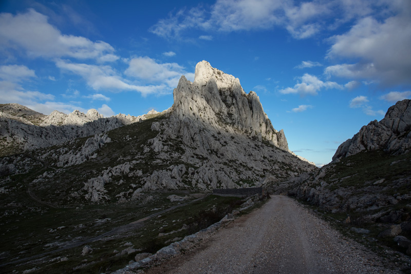 Velebitska katedrala – Tulove grede. Foto: Vinko Pešić Velebitska katedrala – Tulove grede. Foto: Vinko Pešić