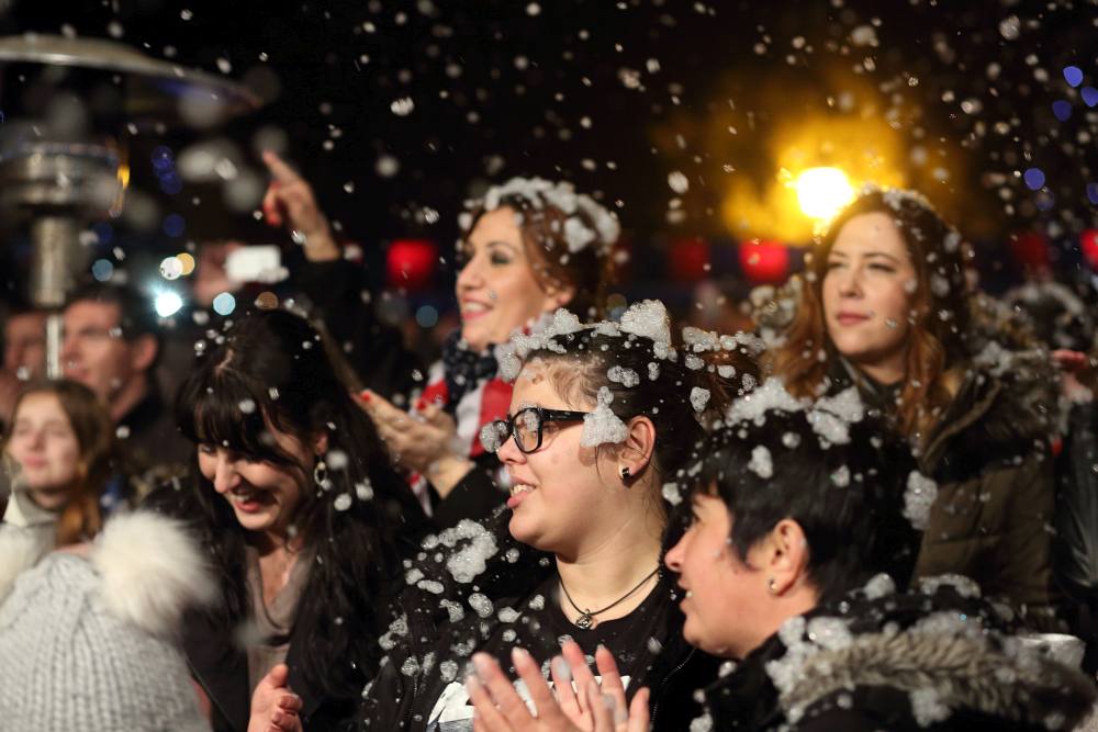 Advent na Viru: Crvena jabuka oduševila u “sniježnom” Viru Advent na Viru: Crvena jabuka oduševila u “sniježnom” Viru