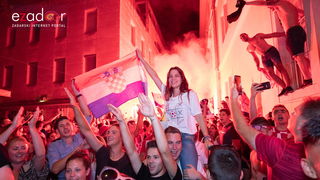 Čudesna noć: Velika fešta ulicama Zadra nakon plasmana Vatrenih u finale SP Čudesna noć: Velika fešta ulicama Zadra nakon plasmana Vatrenih u finale SP