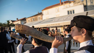 11. Gastol stol na biogradskoj rivi. Foto: Vinko Pešić 11. Gastol stol na biogradskoj rivi. Foto: Vinko Pešić