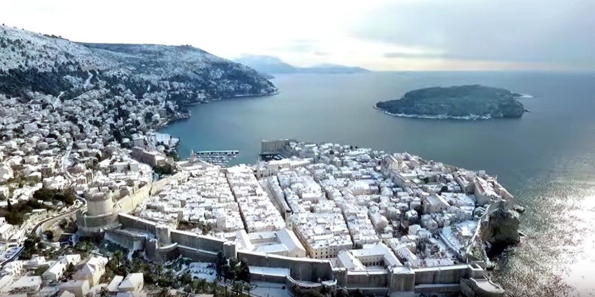Snijegom prekriven Dubrovnik Snijegom prekriven Dubrovnik