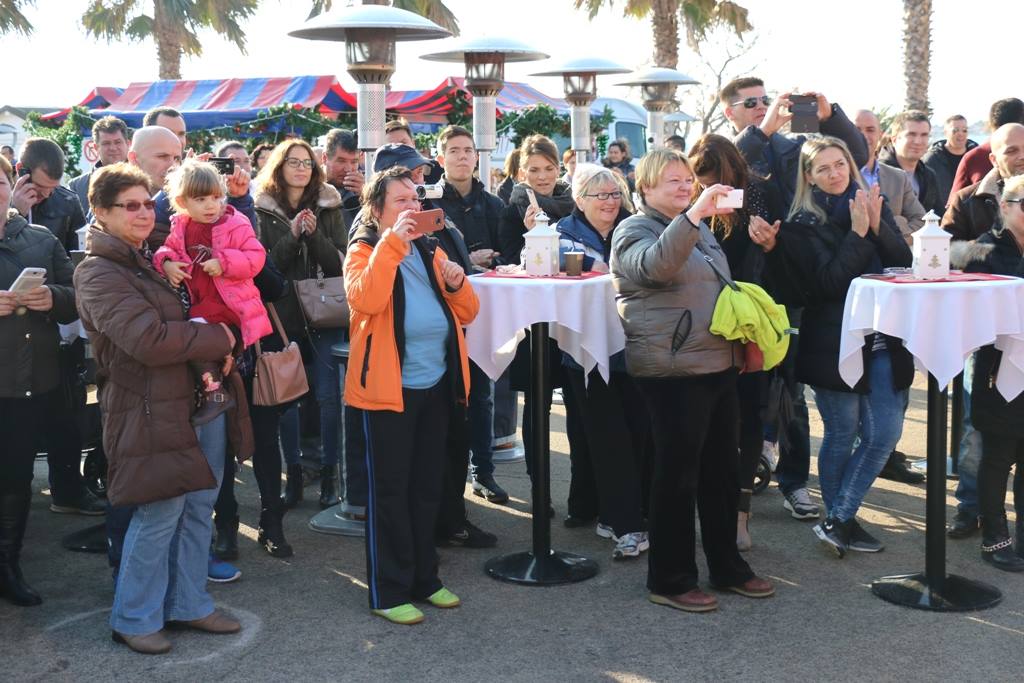 Virska dječica iz vrtića “Smješko” uživala u druženju s Djedom Mrazom Virska dječica iz vrtića “Smješko” uživala u druženju s Djedom Mrazom