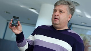 Zagreb, 230910.
T-mobile, Savska cesta.
Na na konferenciji za novinare predstavljen je IT novinarima iPhone 4, nasljednik populanog iPhone-a 3 GS.
Hrvatski telekom od petka ujutro i sluzbeno pocinje prodavati iPhone 4 u Hrvatskoj. Pametni telefon koji je