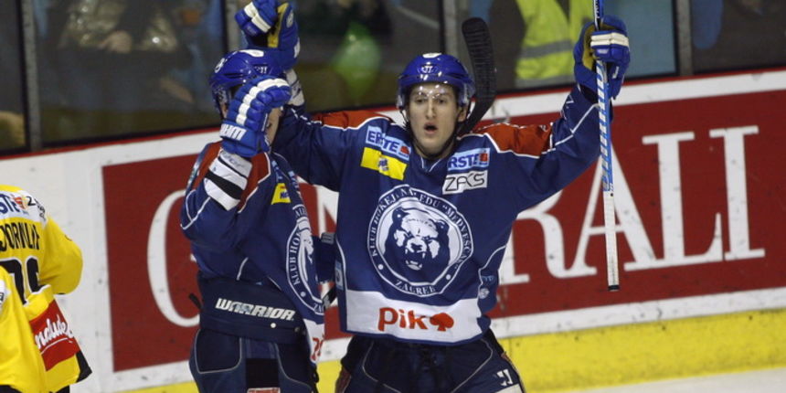 Zagreb, 261212.
Dom sportova.
Hokej na ledu.
Utakmica 34. kola EBEL lige, Medvescak – Vienna Capitals.
Na fotografiji: Brandon Buck – 9, strijelac gola za Medvescak.
Foto: Nenad Dugi / CROPIX Zagreb, 261212.
Dom sportova.
Hokej na ledu.
Utakmica 34. kola EBEL lige, Medvescak – Vienna Capitals.
Na fotografiji: Brandon Buck – 9, strijelac gola za Medvescak.
Foto: Nenad Dugi / CROPIX