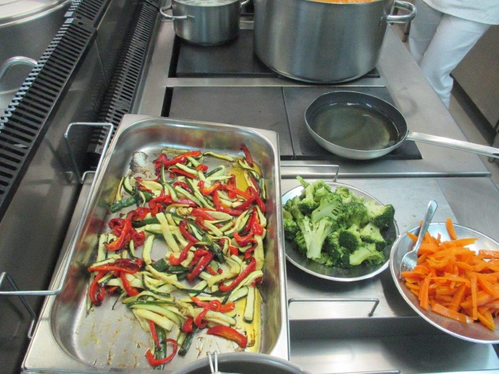 Renato Kraljev održao edukaciju kuhara u projektu “Riblja kašeta zdravlja” Renato Kraljev održao edukaciju kuhara u projektu “Riblja kašeta zdravlja”