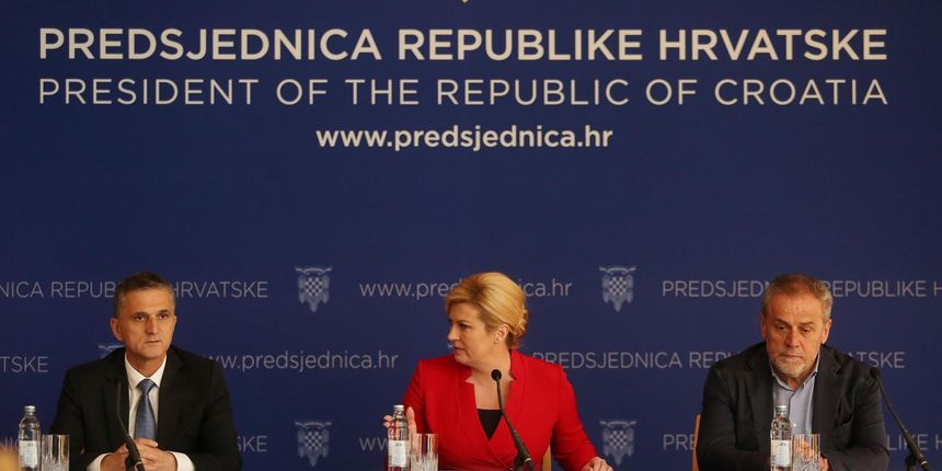Na konferenciji za mediji u Uredu predsjednice, odrzana je prezentacija projekta ustupanja sume Pantovcak Gradu Zagrebu. Ministar Goran Maric, predsjednica Kolinda Grabar-Kitarovic, gradonacelnik Milan Bandic