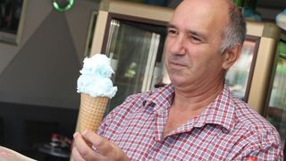 Tisno: Braća Adili napravili novi sladoled i nazvali ga Facebook, Photo: Dusko Jaramaz/PIXSELL