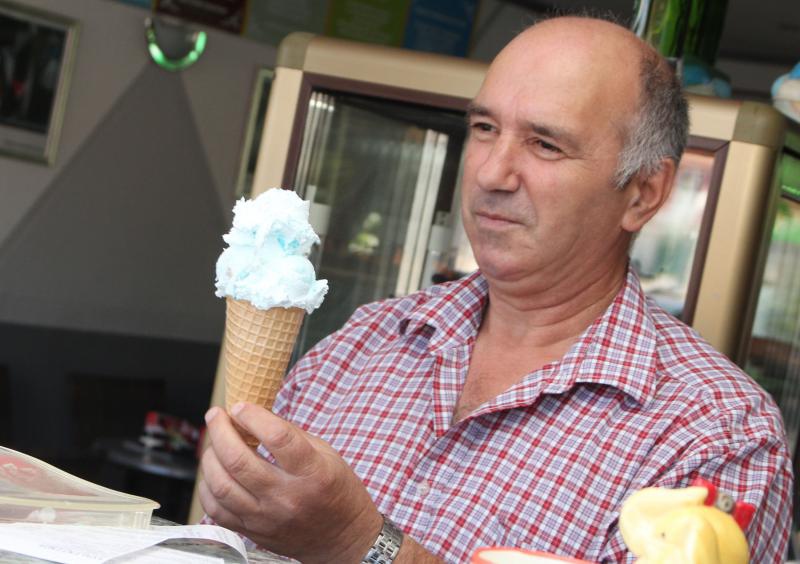 Tisno: Braća Adili napravili novi sladoled i nazvali ga Facebook, Photo: Dusko Jaramaz/PIXSELL