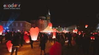 Humanitarni svjetlosni spektakl “Zaželi ljubav 2018.” @ Forum