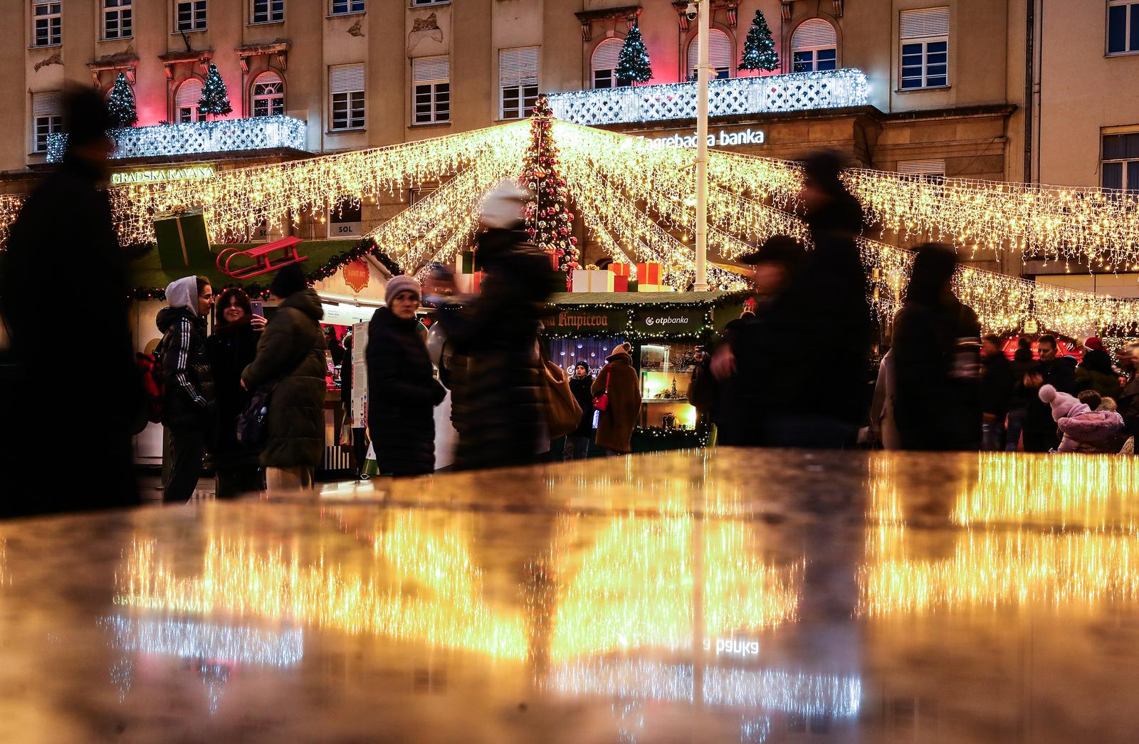 Zagrebački Advent na Trgu bana Jelačića