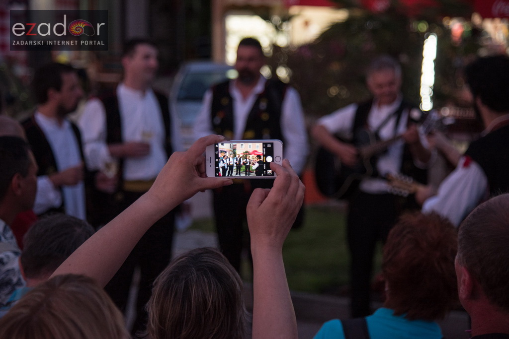 Otvoren 12. biogradski Gastro stol Otvoren 12. biogradski Gastro stol