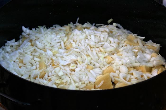 Tunuara 2016 – parada mažoretkinja, kuhanje brudeta & defile ribarica. Foto: Marija Cvetković