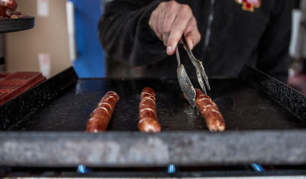 Grill, roštilj, kobasice