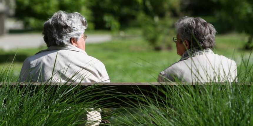 Umirovljenice, Mirovina, Bake