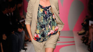 DKNY – Proljeće 2010. (foto: www.coutorture.com)