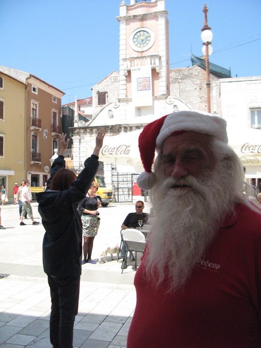 Performans Selme Banich na Narodnom trgu, foto: L. Banić