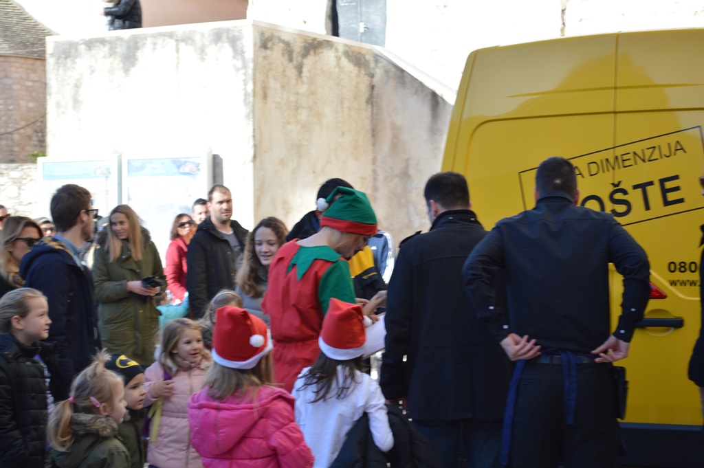 Djed Božićnjak iz Laponije stigao na Forum- poštom!