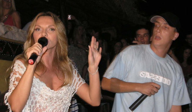 -PAG-200707
Vlatka Pokos u klubu Papaya na Zrcu izvodi  pjesmu s grupom Connect Feat
Foto: Josip Portada
-reg-