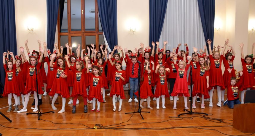 Koncert “Čarobni zvuci Božića” Glazbenog studija Libreto @ Svečana dvorana Sveučilišta u Zadru Koncert “Čarobni zvuci Božića” Glazbenog studija Libreto @ Svečana dvorana Sveučilišta u Zadru