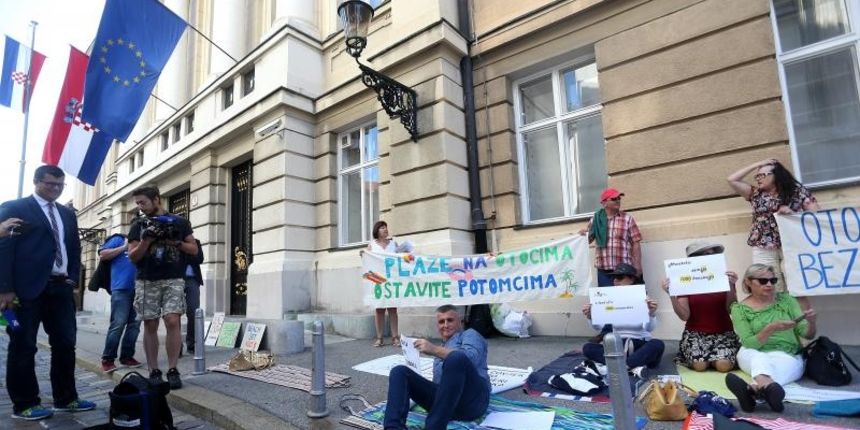 Prosvjed inicijative ‘Pokret otoka’ Prosvjed inicijative ‘Pokret otoka’