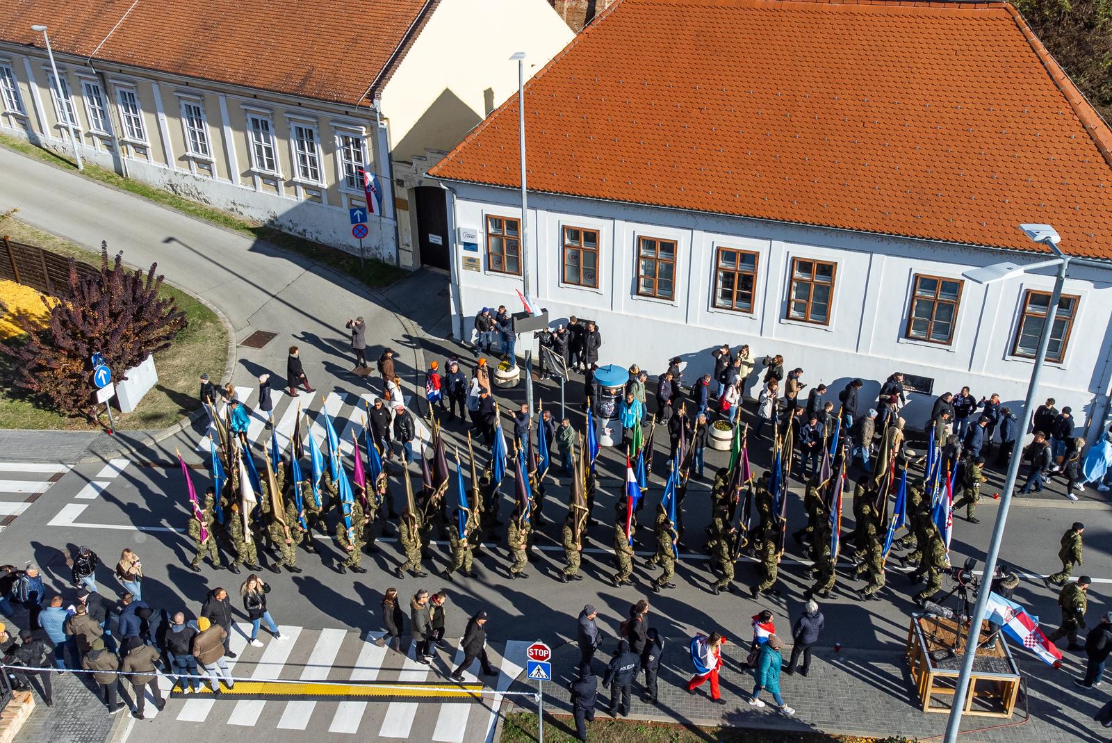 Vukovar: Kolona sjećanja iz zraka Vukovar: Kolona sjećanja iz zraka