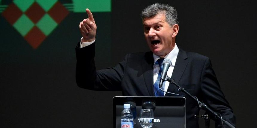 Zagreb – Predsjednicki kandidat Milan Kujundzic predstavio svoj izborni program u koncertnoj dvorani Vatroslav Lisinski. Photo: Marko Prpic/PIXSELL Zagreb – Predsjednicki kandidat Milan Kujundzic predstavio svoj izborni program u koncertnoj dvorani Vatroslav Lisinski. Photo: Marko Prpic/PIXSELL