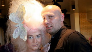 Zadar, 090610.
Na 8. Matrix World Touru 2010. u Zatonu kraj Zadra okupili su se frizeri iz desetak zemalja. Na spektakularnom trodnevnom druzenju koje organizira L’Oreal bilo je oko tisucu gostiju.
Foto: Branislav Grgurovic /CROPIX