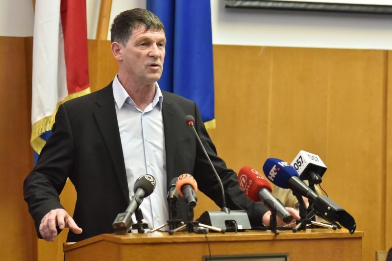 Zadar – Sjednica Gradskog vijeca Grada Zadra. Gradonacelnik Bozidar Kalmeta i zamjenik Zvonimir Vrancic. Reno Sinovcic. Joso Nekic. Danijel Kasap.Photo: Dino Stanin/PIXSELL