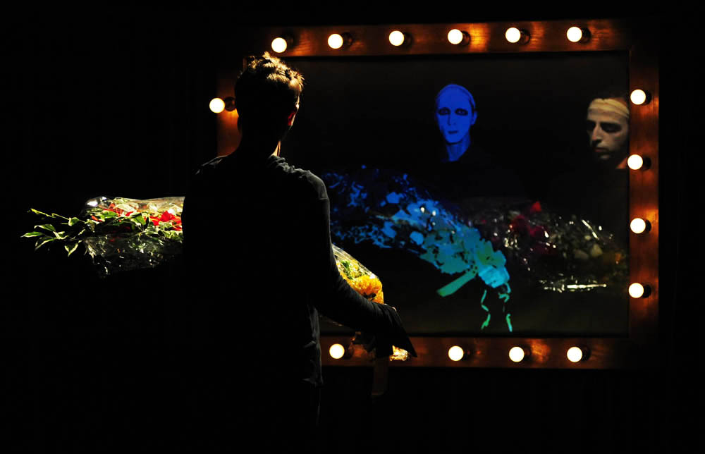 17. Zadarsko kazališno ljeto: Multimedijalni performans “Diva”, Edvin Liverić, foto: N. Marčev 17. Zadarsko kazališno ljeto: Multimedijalni performans “Diva”, Edvin Liverić, foto: N. Marčev