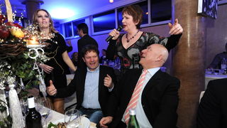 Zadar, 280213.
Poznati restoran Niko na zadarskoj Puntamici je veceras uz bogatu veceru i pjesmu brojnih izvodjaca sa svojim prijateljima i cestim gostima proslavio 50 godina od otvorenja. Na veceri su se pojavili brojni kumovi restorana kroz godine poput