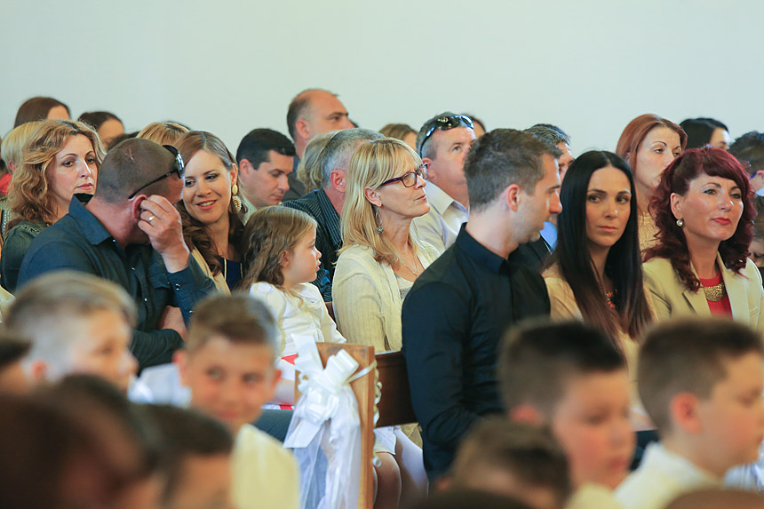 Bibinje: sakrament Prve pričesti, foto-L. Banić Bibinje: sakrament Prve pričesti, foto-L. Banić