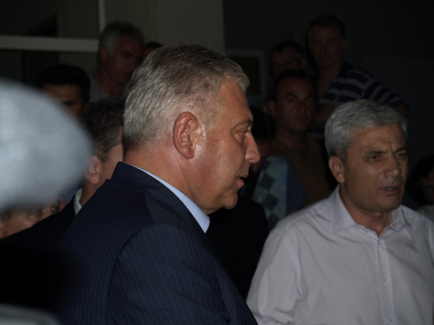 Sanader u posjeti ozljedjenim vatrogascima