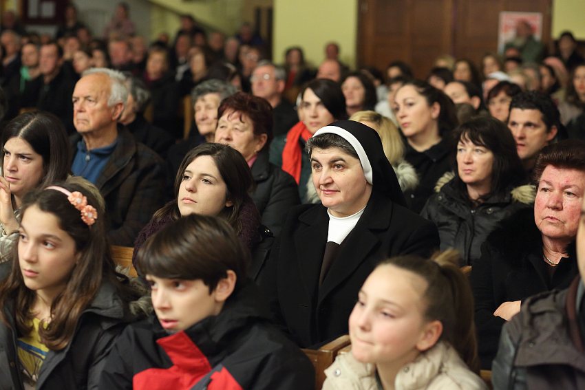 (V)Ladari i (V)Ladarice folklorne scene u Hrvatskoj još jednom oduševili Bibinjce. Foto: Leo Banić