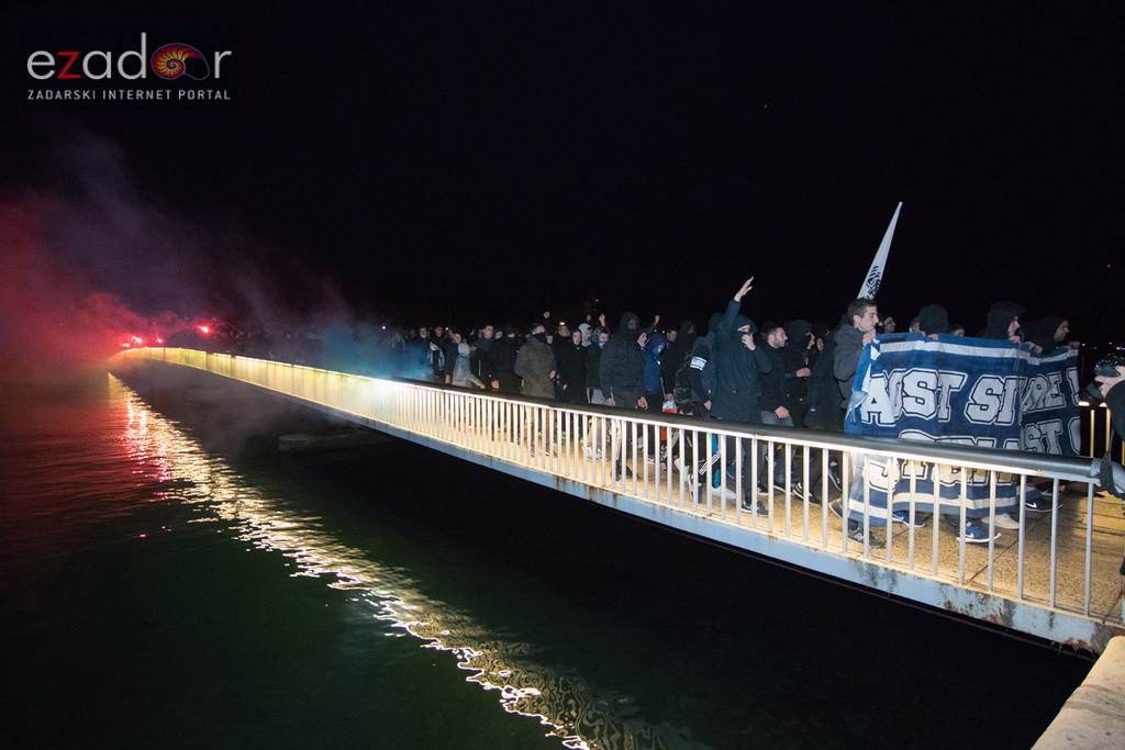 Okupljanje Tornada na Forumu i korteo do Krešinog doma Okupljanje Tornada na Forumu i korteo do Krešinog doma