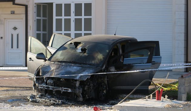 Zapaljeni automobil u Kaštel Starom