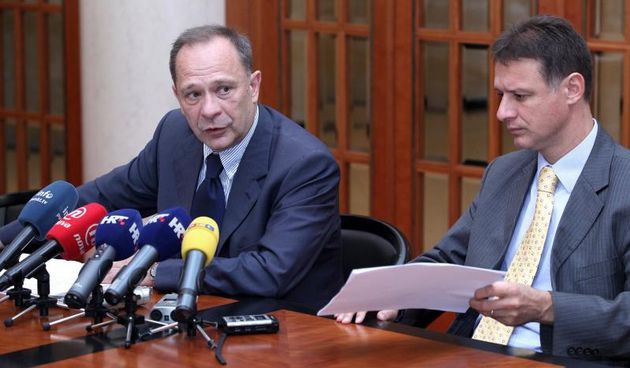 09.07.2013., Zagreb – Davorin Mlakar i Gordan Jandrokovic govorili na konferenciji za medije HDZ-a odrzanoj u Hrvatskom saboru. Photo: Patrik Macek/PIXSELL