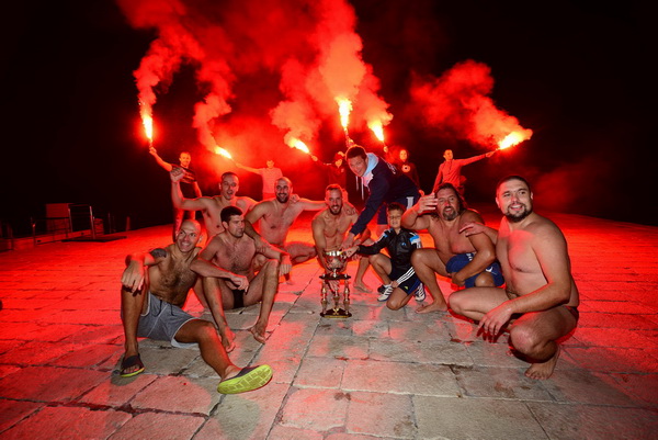 VAK”AN”ZA 31%, finale: Reptili – Nesvrstani 2-4 VAK”AN”ZA 31%, finale: Reptili – Nesvrstani 2-4