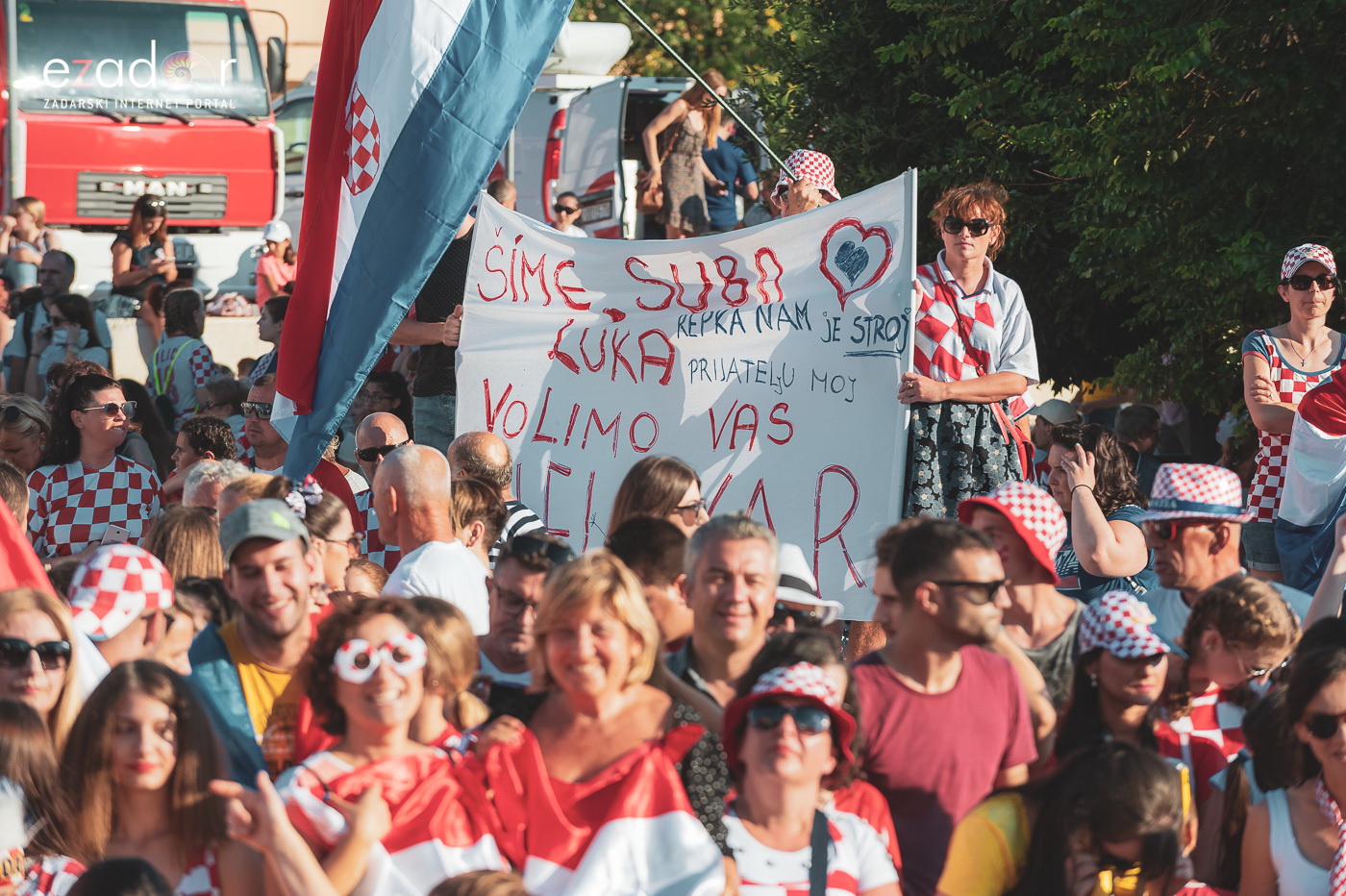 Zadar priredio čudesan doček svojim Vatrenim herojima (1)