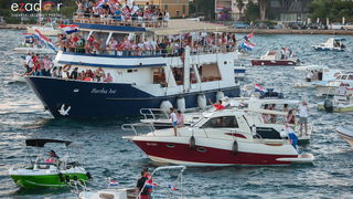 Zadar priredio čudesan doček svojim Vatrenim herojima (1)